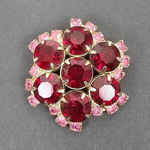 Vintage Pink Red Crystal Rhinestone Flower Floral Cluster Brooch Pin‎ Gold Tone